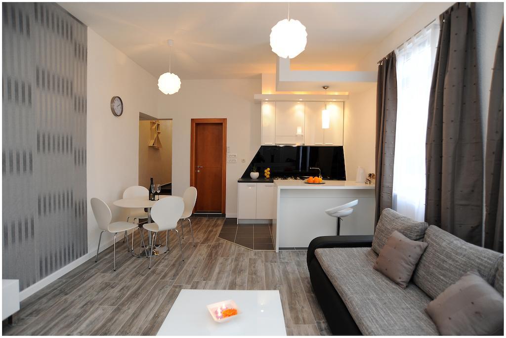 Guest House D&G -I Apartment & Room Zara Esterno foto